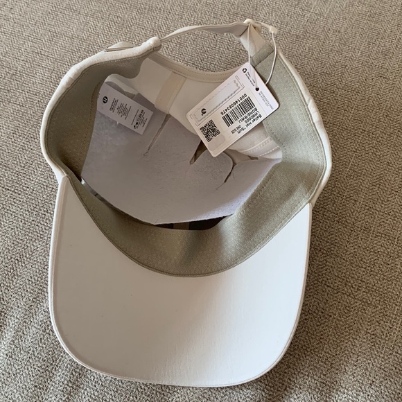 BNWT Lululemon Baller Hat Soft Bone/ Raw Linen - Picture 2 of 4